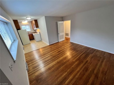1610 W Northwest Blvd unit E, Winston Salem, NC 27104 - photo 3