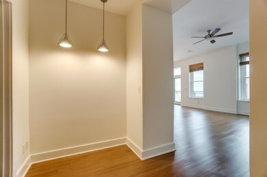 Entrance/Foyer unit 6B.