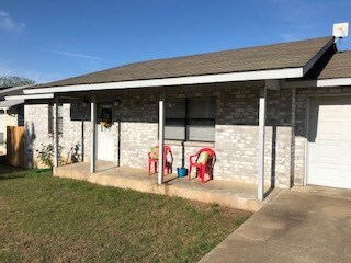 216 Green Meadows Ln, Fredericksburg, TX 78624 - photo 3