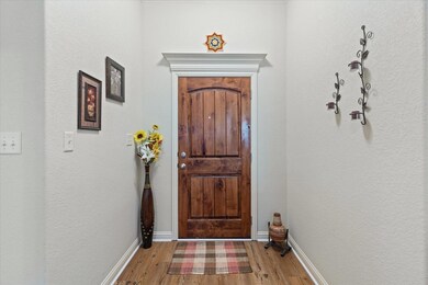 211 Donna Cir, Granbury, TX 76049 - photo 5