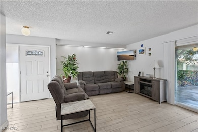 2340 Cardiff Ln unit A, Las Vegas, NV 89108 - photo 6