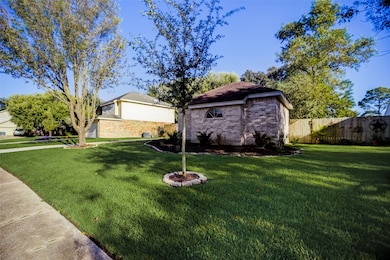 8450 Lake Crystal Dr, Houston, TX 77095 - photo 2