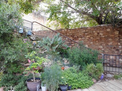Stairs leading to upper Apartment
