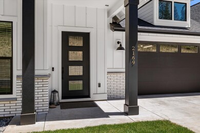 2169 NW Skyline Ranch Rd, Bend, OR 97703 - photo 3