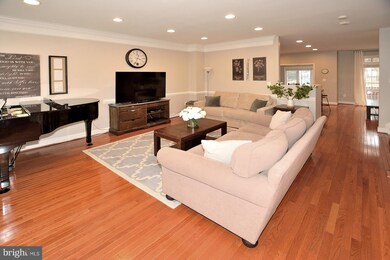 4045 Stewarts Bridge Ct, Fairfax, VA 22033 - photo 4