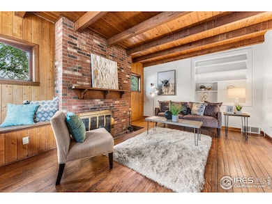 (All photos are virtually staged)