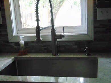 this sink is most desireable with great faucet..up