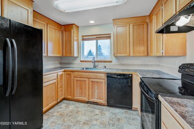 Interiors 6405 Crestfields Rd-6