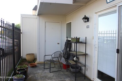 plenty of room to entertain and grill