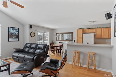 30210 Chesapeake Cir unit 360, Walled Lake, MI 48390 - photo 7