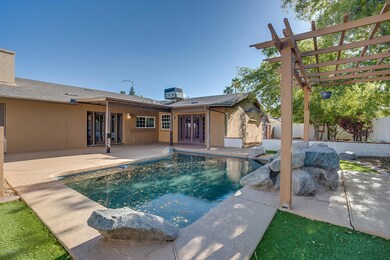 557 W Los Lagos Vista Ave, Mesa, AZ 85210 - photo 5