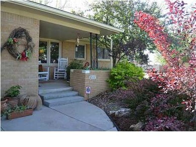 Nice covered front porch