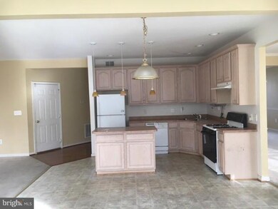 8627 Queensway Ct, White Plains, MD 20695 - photo 5