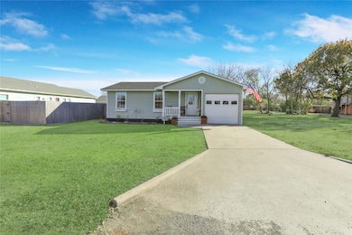 271 E Houston St, van Alstyne, TX 75495 - photo 2
