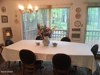 803 Waxwing Ct, Hawley, PA 18428 - photo 4