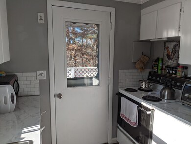 18 Leavitt kitchen2