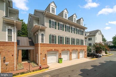 8931 Milford Haven Ct unit 31A, Lorton, VA 22079 - photo 2