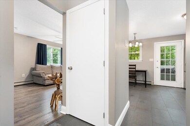 8 Lincoln Dr unit A, Hooksett, NH 03106 - photo 6