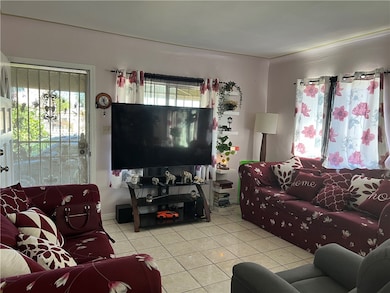 1010 E Stockton Ave, Compton, CA 90221 - photo 6