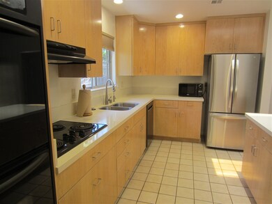3270 Villanova Ave, San Diego, CA 92122 - photo 2