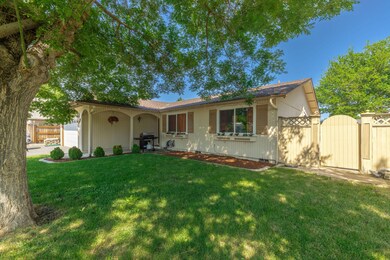 1045 Freeman Rd, Central Point, OR 97502 - photo 2