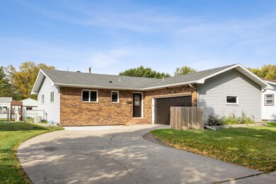 1407 17th St S, Fargo, ND 58103 - photo 4