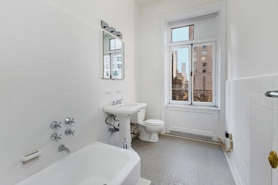 521 Park Ave unit 11B, New York, NY 10065 - photo 5
