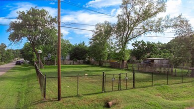 4802 Edgewater Dr, Houston, TX 77093 - photo 2