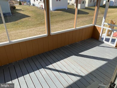 509 Caravelle Ln, Reading, PA 19606 - photo 5