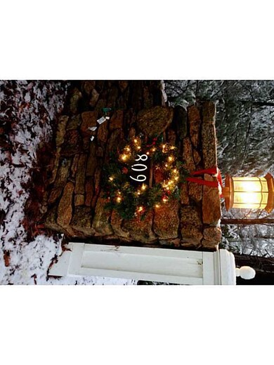 Entry. Lite Stone Wall Entry, Building envelope ap