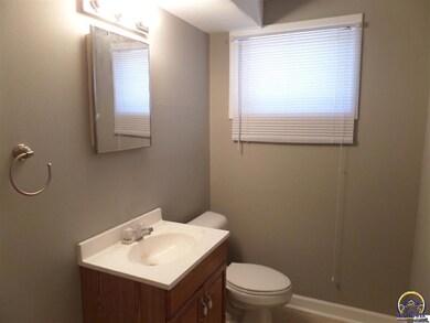 3400 SW Twilight Dr, Topeka, KS 66614 - photo 3