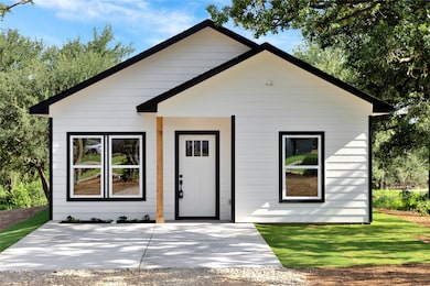 815 SW 28th St, Mineral Wells, TX 76067 - photo 2