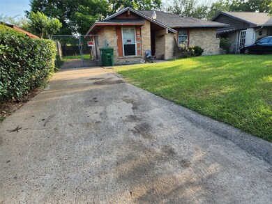 858 Marcolin St, Houston, TX 77088 - photo 2