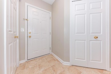MLS3_foyer