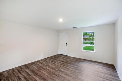 2325 Jodi Ln, Gainesville, TX 76240 - photo 2