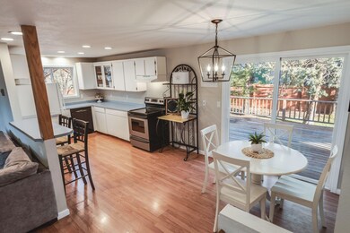 2111 NE Mistletoe Ct Bend OR-print-006-0