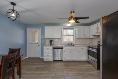 38 Midridge Cir, Londonderry, NH 03053 - photo 3