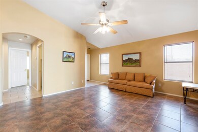 003-10628 E Camino Cir001