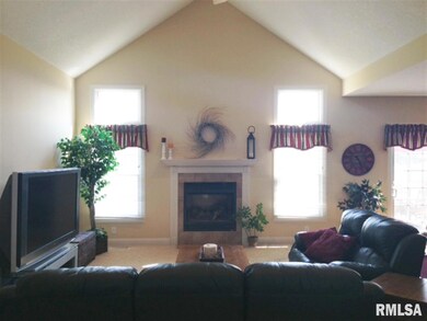 16 Nicholas Ct, Eldridge, IA 52748 - photo 3