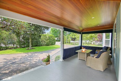 115 Riverside Ave Riverside CT-large-006