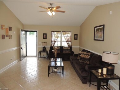 Bright and spacious living room!