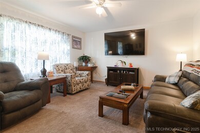 808 SW 8th St, Wagoner, OK 74467 - photo 6