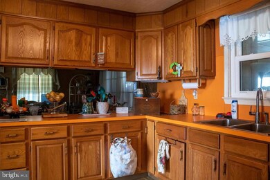 5232 Freter Rd, Sykesville, MD 21784 - photo 4