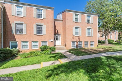 856 Quince Orchard Blvd unit T-2, Gaithersburg, MD 20878 - photo 2