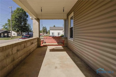 334 E Foulke Ave, Findlay, OH 45840 - photo 2