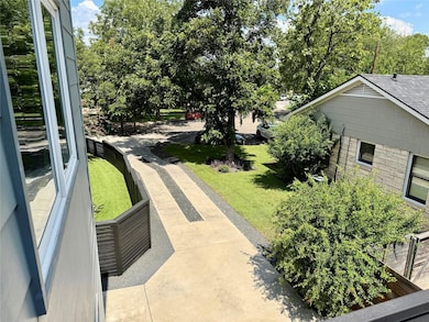 1303 Harriet Ct unit B, Austin, TX 78756 - photo 2