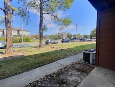 904 University Oaks Blvd unit 5, College Station, TX 77840 - photo 4