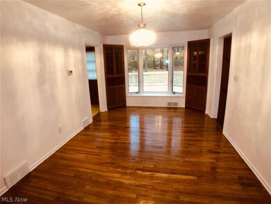 28814 Johnson Dr, Wickliffe, OH 44092 - photo 4