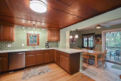 04_23PowhatanDr_177_Kitchen_HiRes
