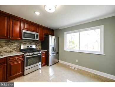 111 Snow Drop Ln, Penns Grove, NJ 08069 - photo 5